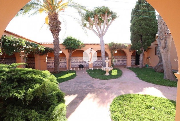 Segunda mano - Villa -
Torrevieja - Costa Blanca