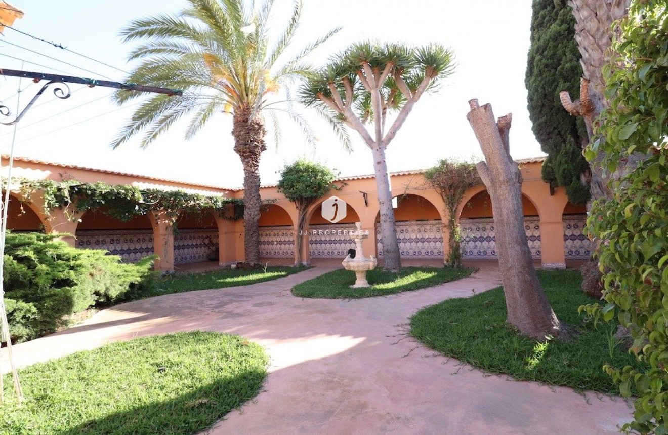 Segunda mano - Villa -
Torrevieja - Costa Blanca