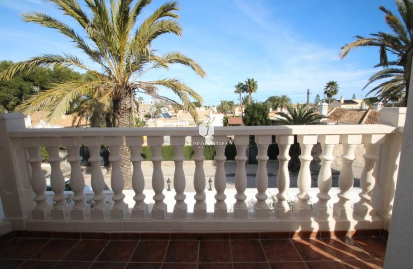 Segunda mano - Villa -
Orihuela Costa - Costa Blanca