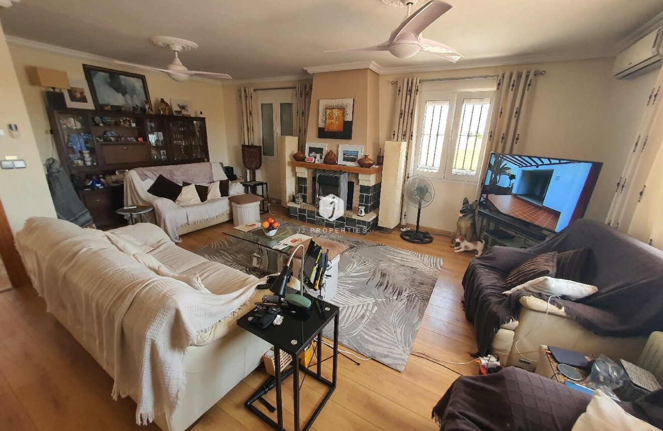 Segunda mano - Villa -
Los Balcones - Costa Blanca