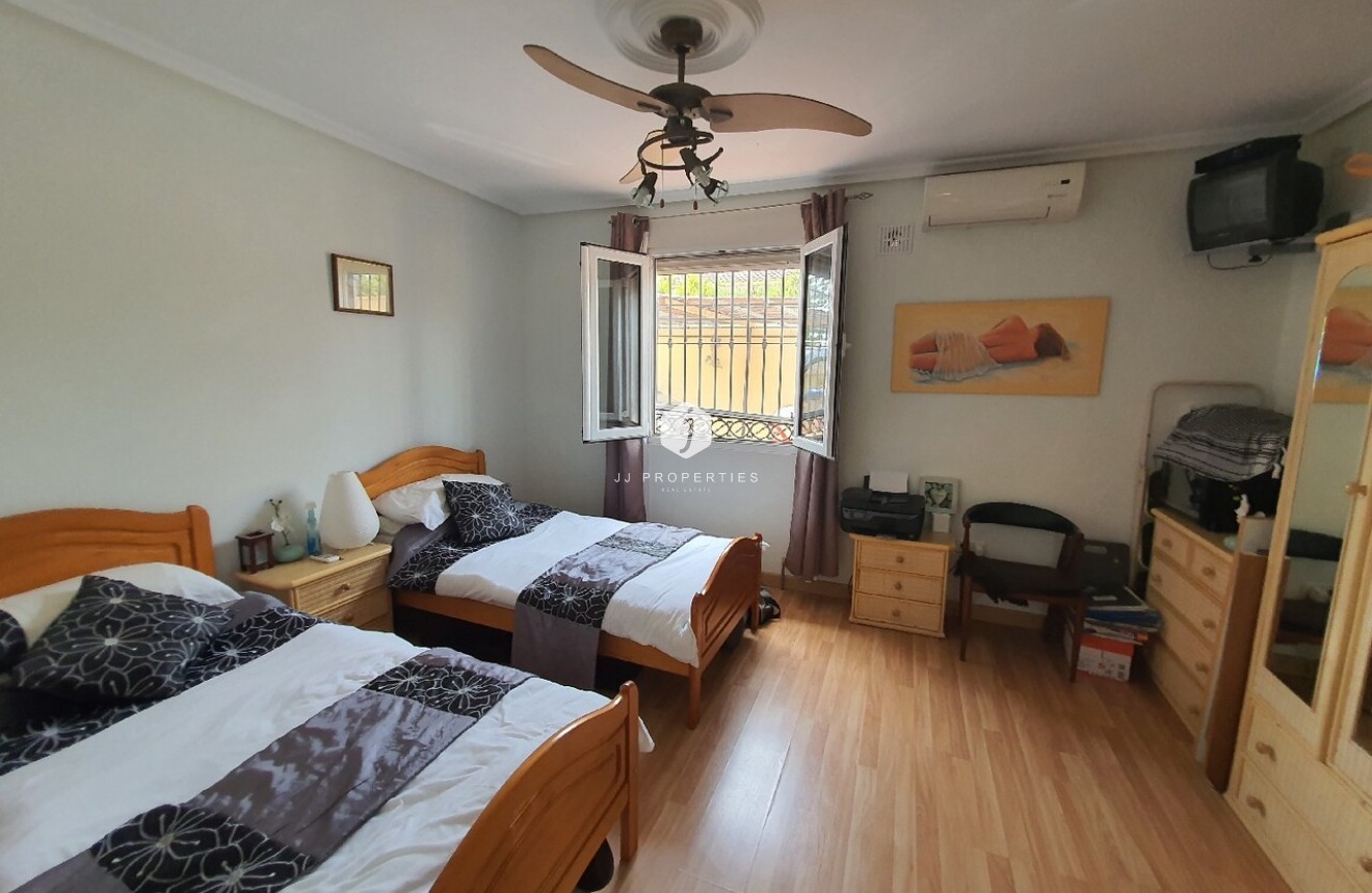 Segunda mano - Villa -
Los Balcones - Costa Blanca