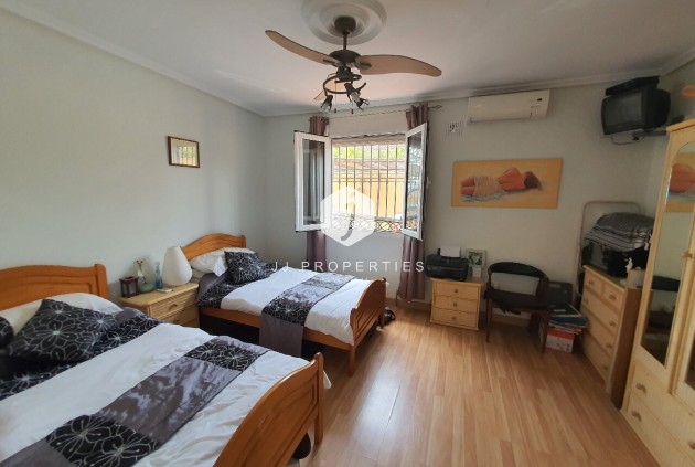 Segunda mano - Villa -
Los Balcones - Costa Blanca