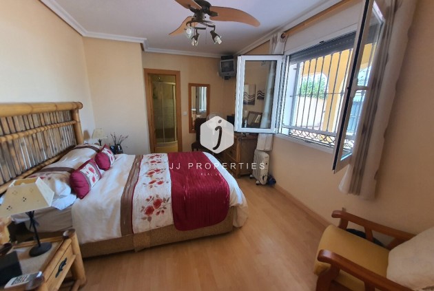 Segunda mano - Villa -
Los Balcones - Costa Blanca