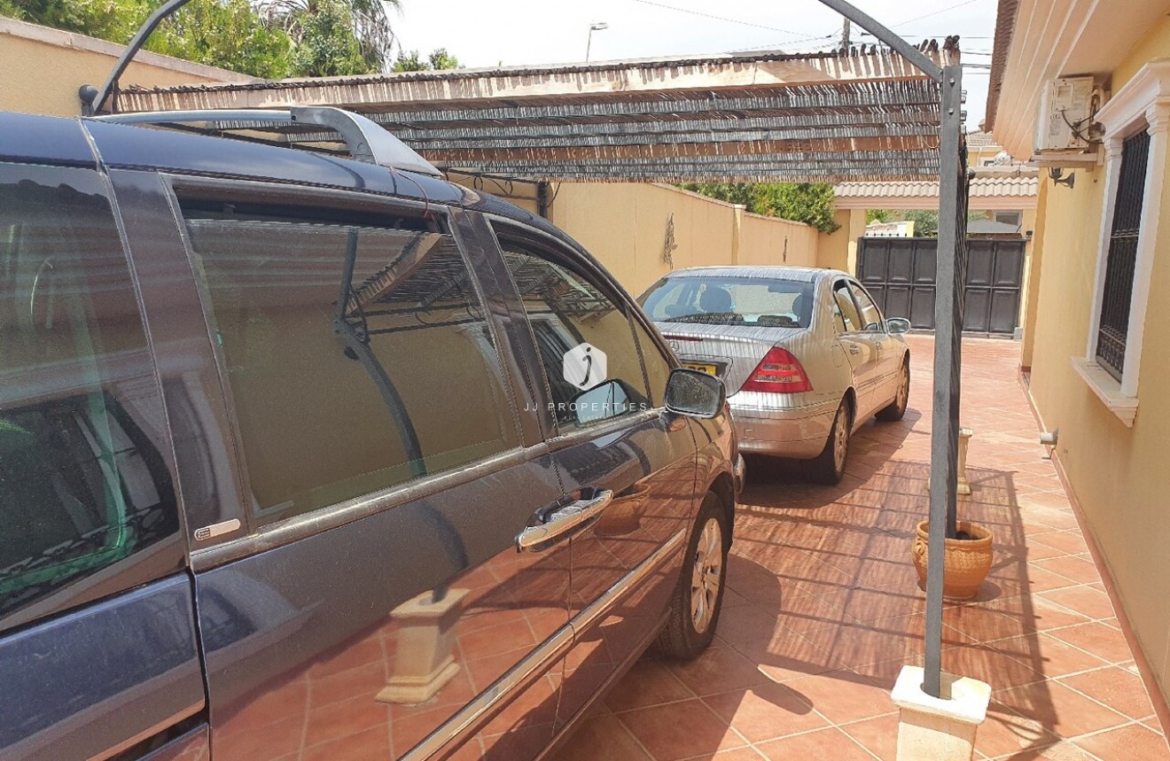 Segunda mano - Villa -
Los Balcones - Costa Blanca