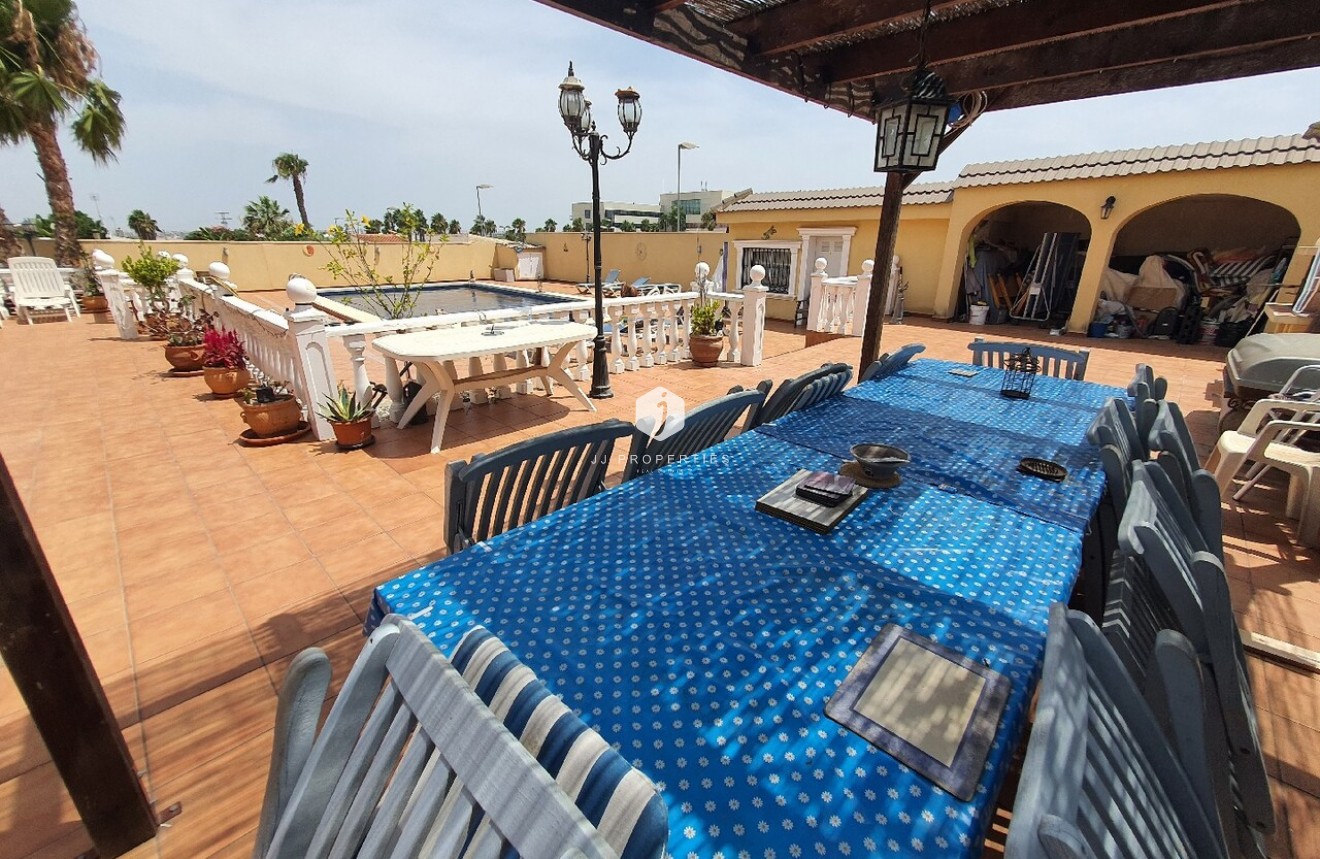 Segunda mano - Villa -
Los Balcones - Costa Blanca