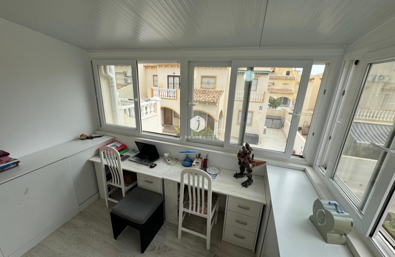 Tweedehands - Villa -
Orihuela Costa - Los Dolses