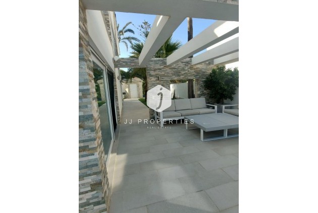 Segunda mano - Villa -
Orihuela Costa - La Zenia