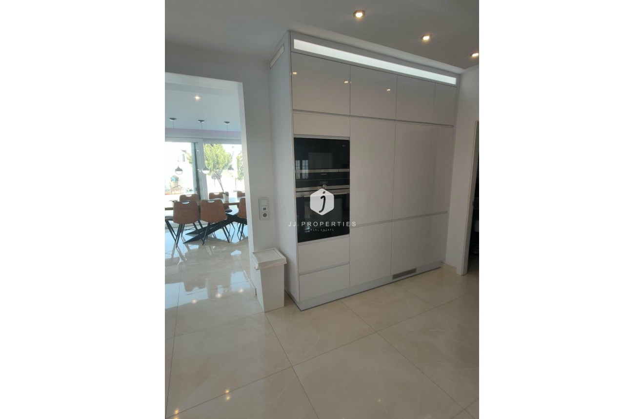 Segunda mano - Villa -
Orihuela Costa - La Zenia