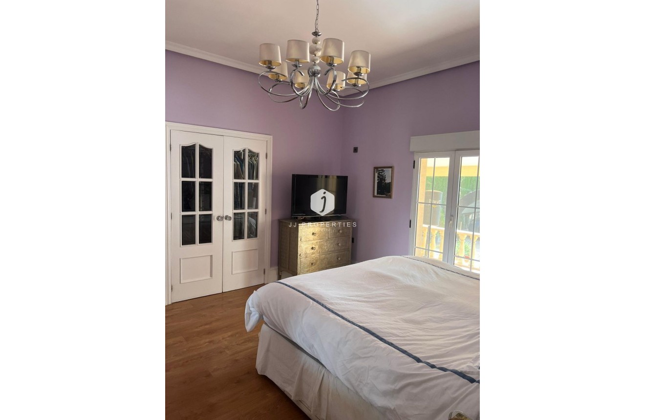 D'occasion - Villa -
Almoradí