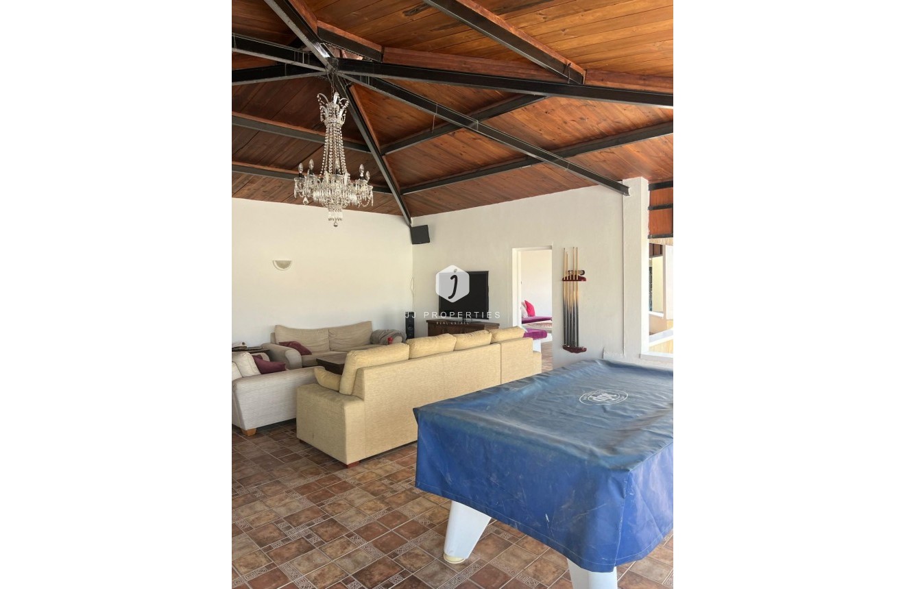 D'occasion - Villa -
Almoradí