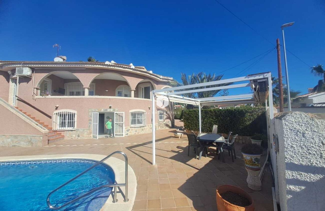 Z drugiej ręki - Villa -
Ciudad Quesada - Costa Blanca
