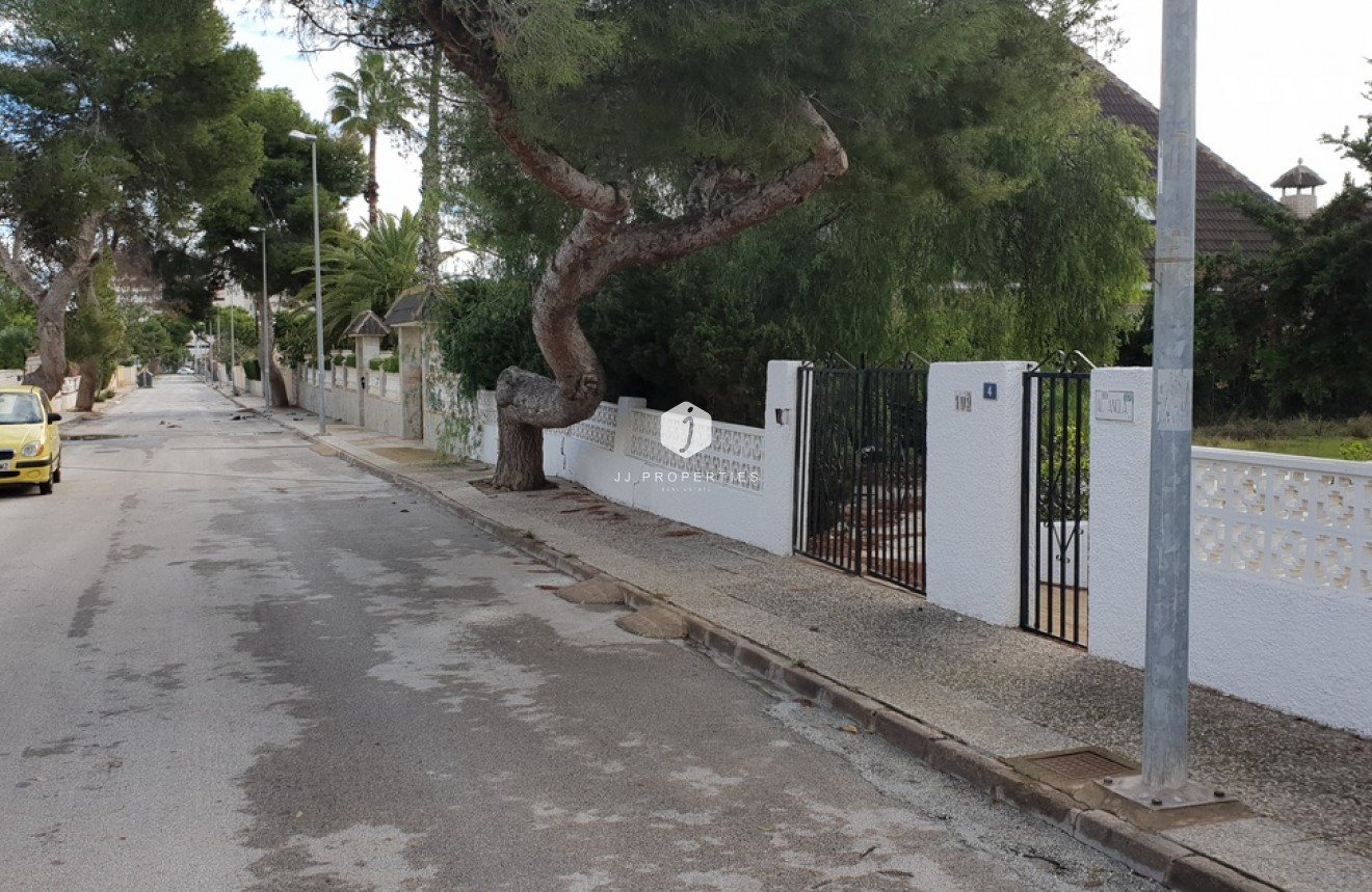 Segunda mano - Villa -
La Zenia - Costa Blanca