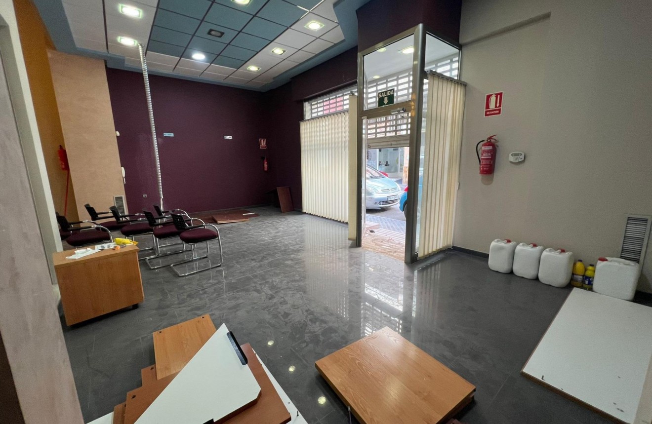 D'occasion - Commercial -
Beniel - CENTRO