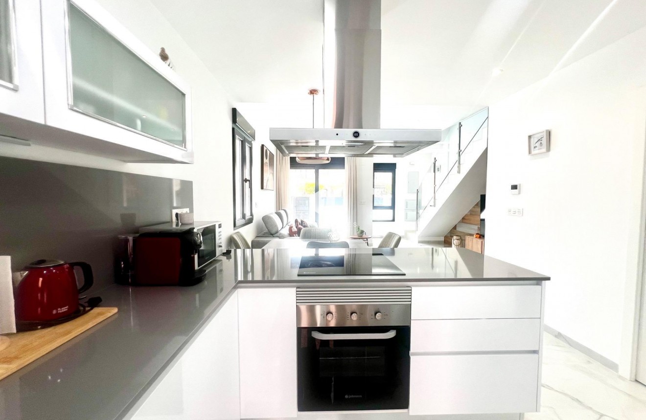 Segunda mano - Villa -
Torrevieja - La Siesta - El Salado - Torreta