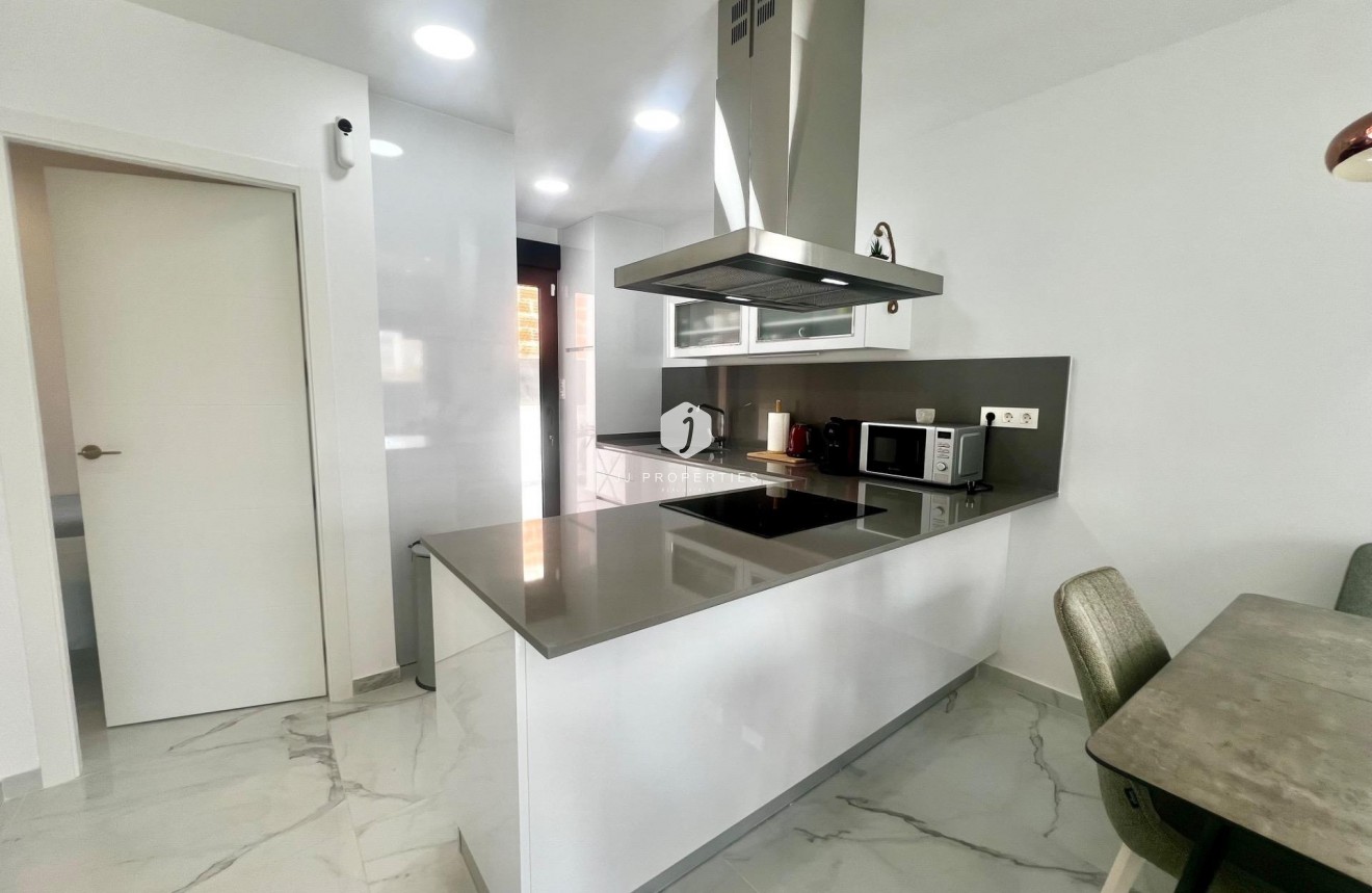 Segunda mano - Villa -
Torrevieja - La Siesta - El Salado - Torreta