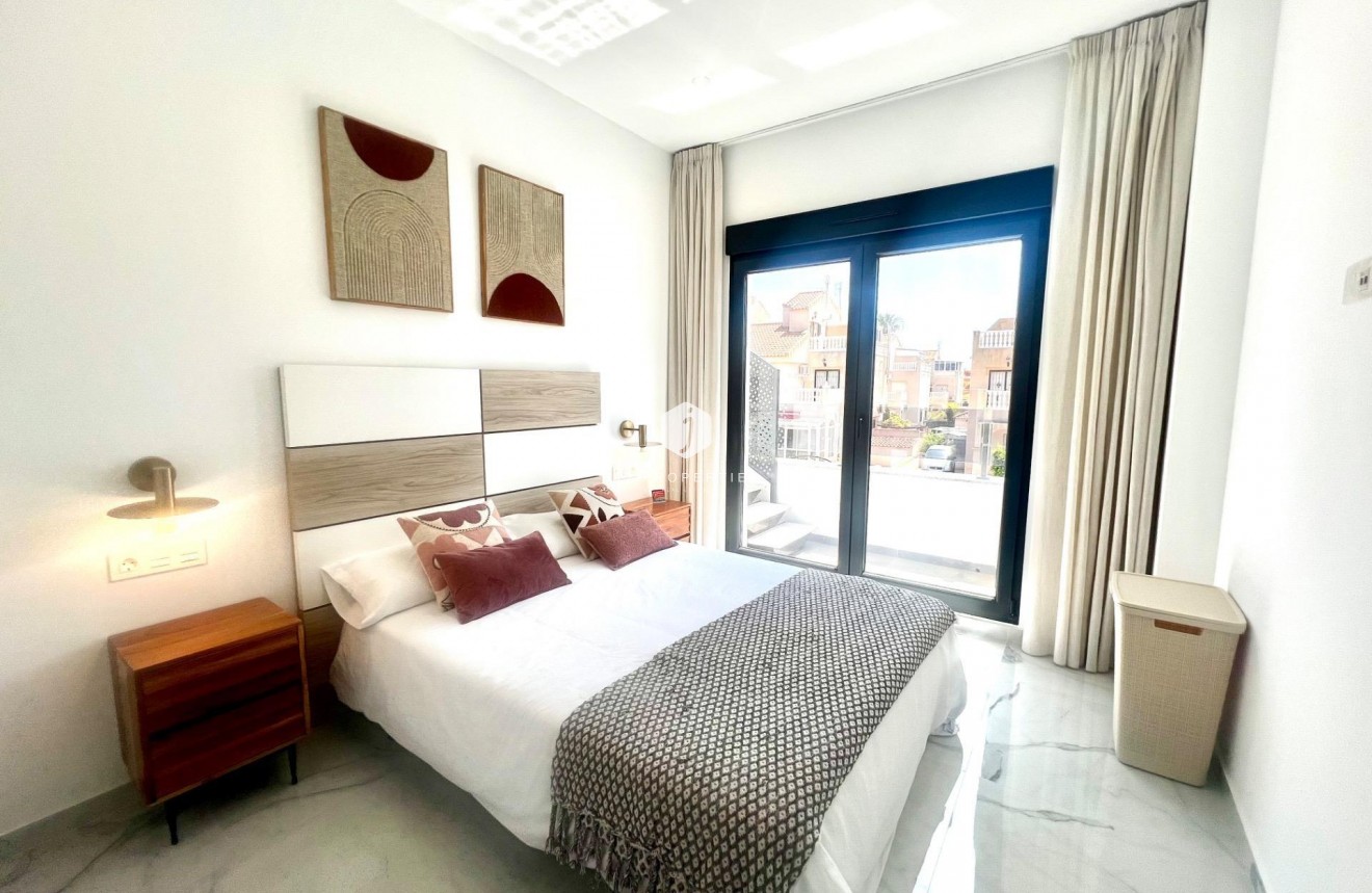 Segunda mano - Villa -
Torrevieja - La Siesta - El Salado - Torreta