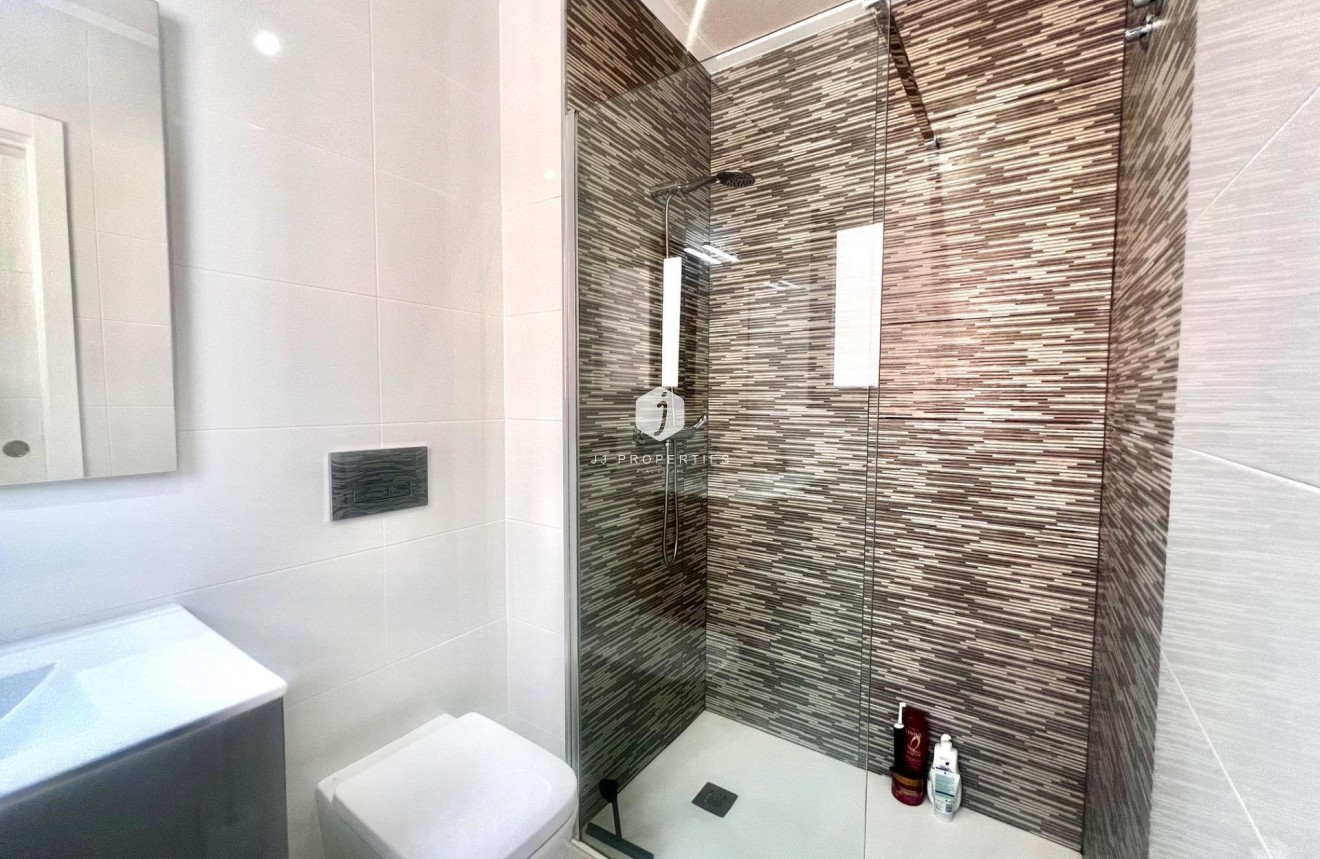 Segunda mano - Villa -
Torrevieja - La Siesta - El Salado - Torreta