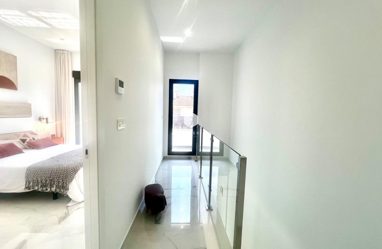 Segunda mano - Villa -
Torrevieja - La Siesta - El Salado - Torreta