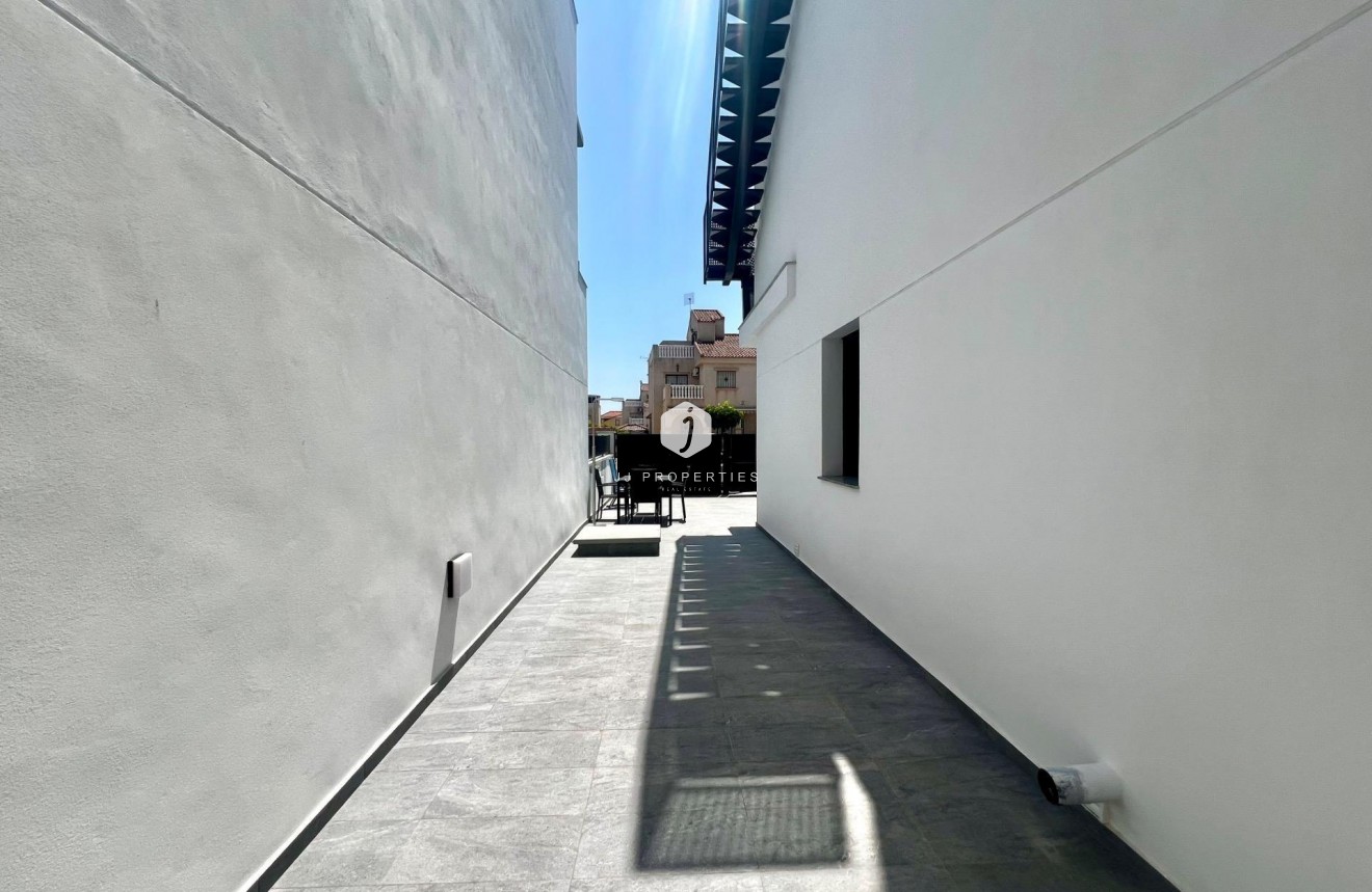 Segunda mano - Villa -
Torrevieja - La Siesta - El Salado - Torreta