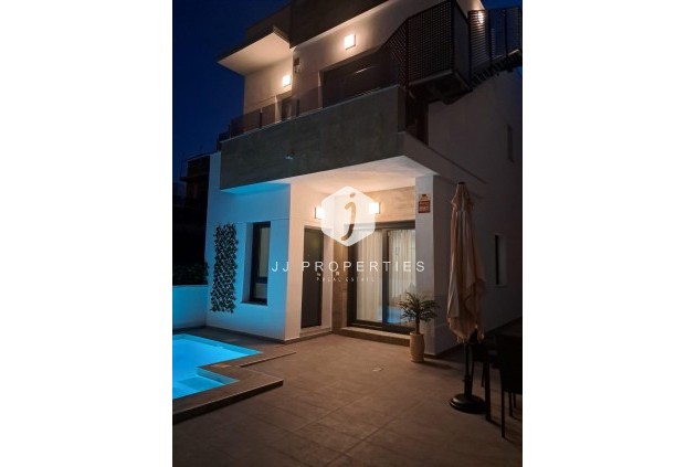 Segunda mano - Villa -
Torrevieja - La Siesta - El Salado - Torreta