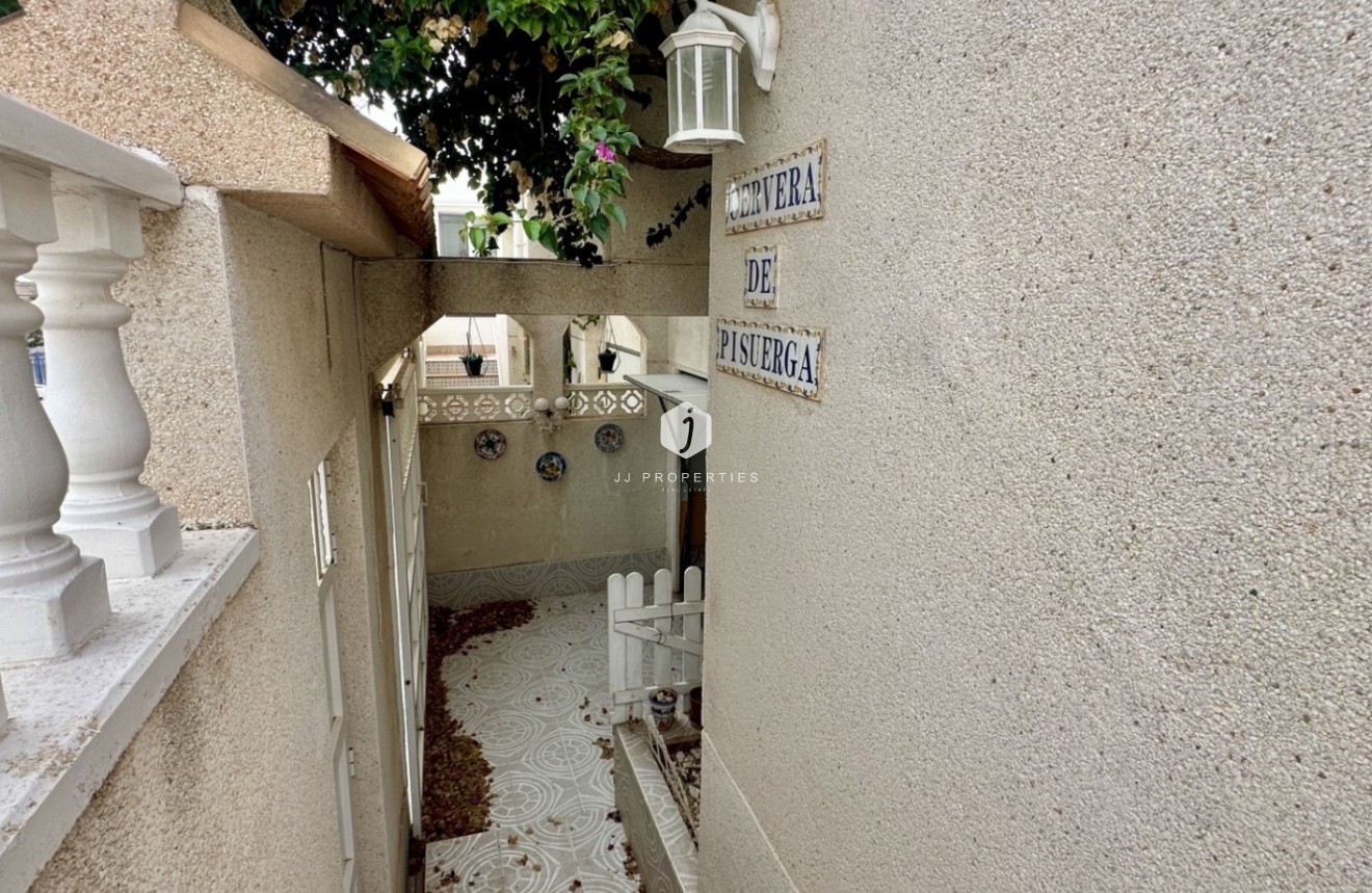 Tweedehands - Chalet -
Orihuela Costa - Costa Blanca