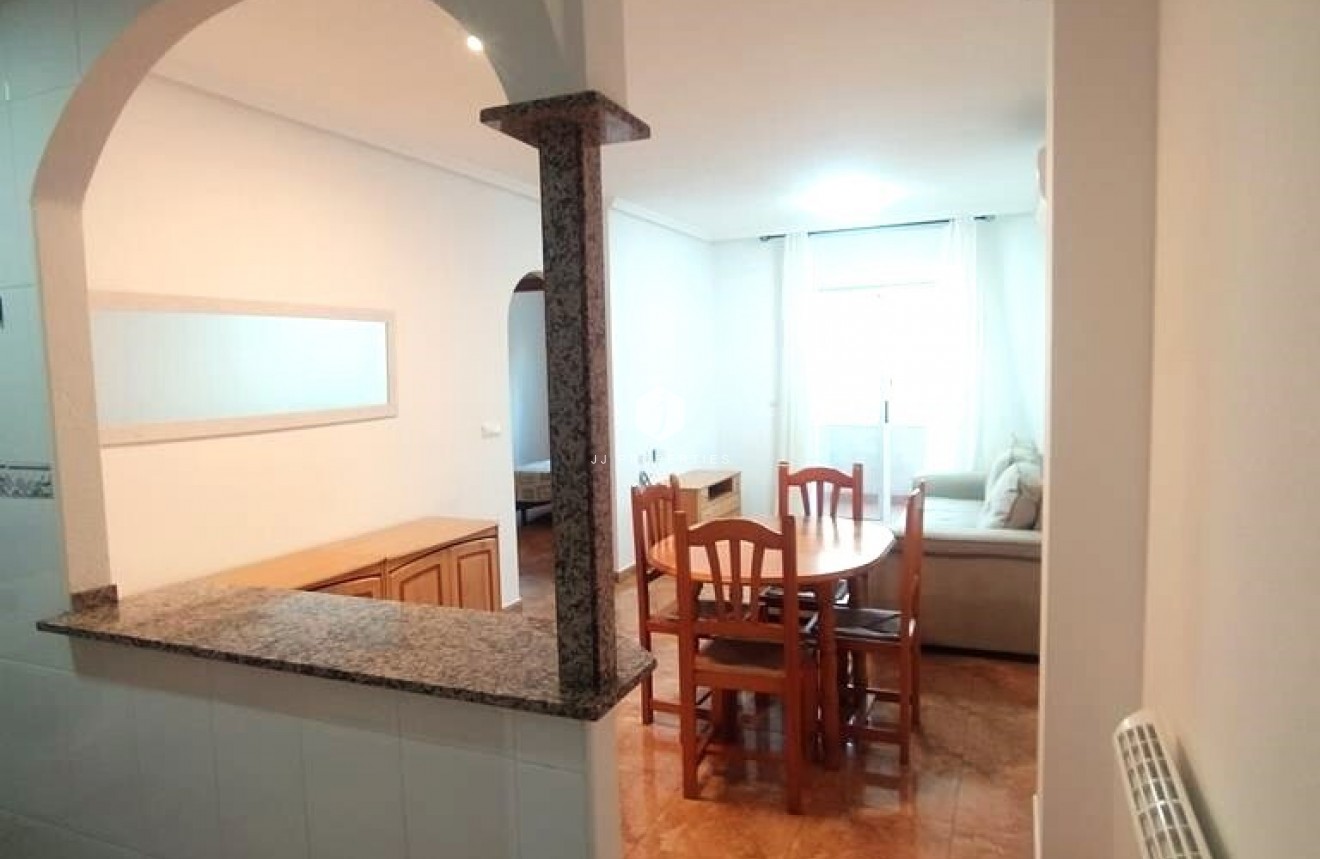 Segunda mano - Apartamento / piso -
Torrevieja - El molino