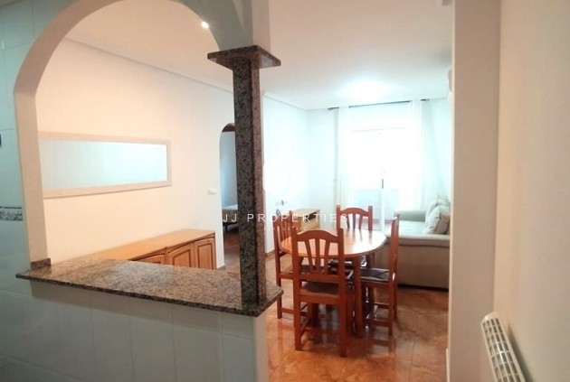 Segunda mano - Apartamento / piso -
Torrevieja - El molino