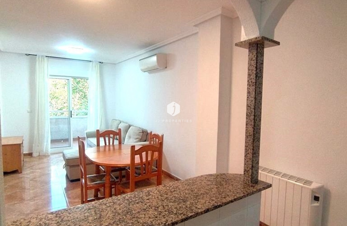 Segunda mano - Apartamento / piso -
Torrevieja - El molino