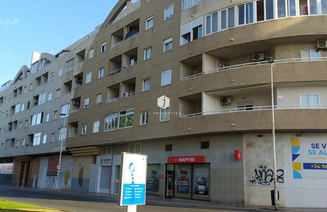 Segunda mano - Apartamento / piso -
Torrevieja - El molino