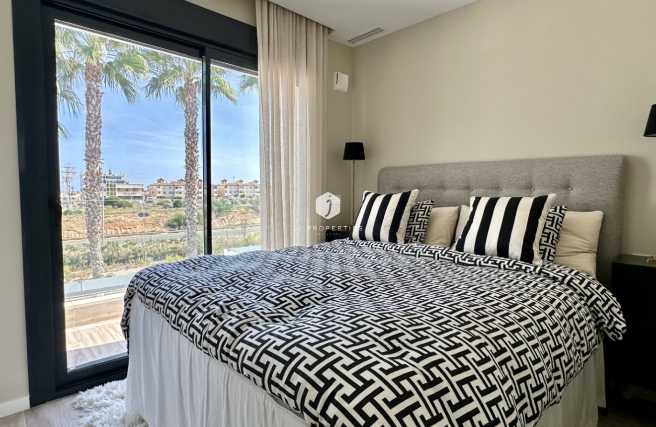 Tweedehands - Villa -
Orihuela Costa - Costa Blanca