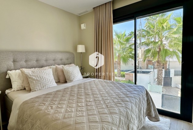 Tweedehands - Villa -
Orihuela Costa - Costa Blanca