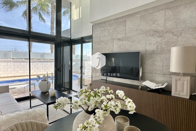 Tweedehands - Villa -
Orihuela Costa - Costa Blanca