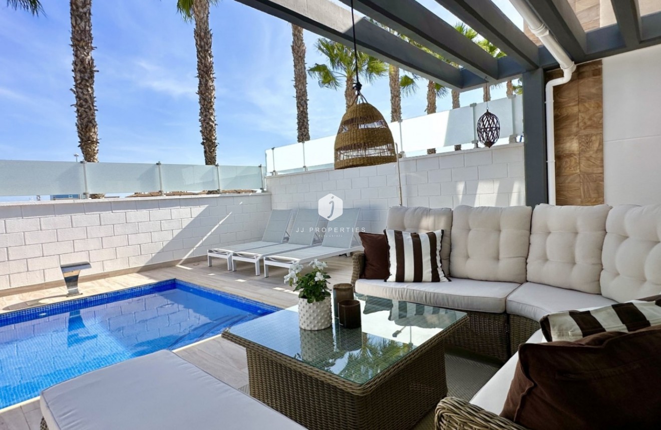 Tweedehands - Villa -
Orihuela Costa - Costa Blanca