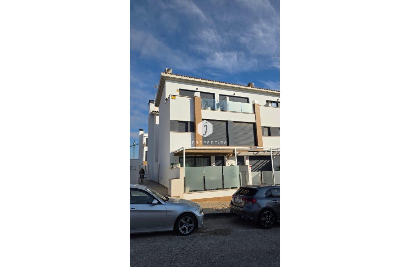 Segunda mano - Chalet -
Guardamar del Segura - Los Secanos