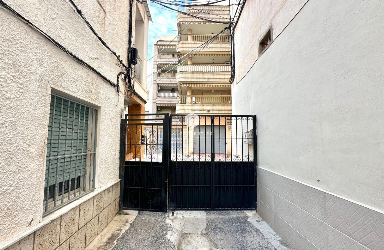 Tweedehands - Chalet -
Torrevieja - Playa del Cura