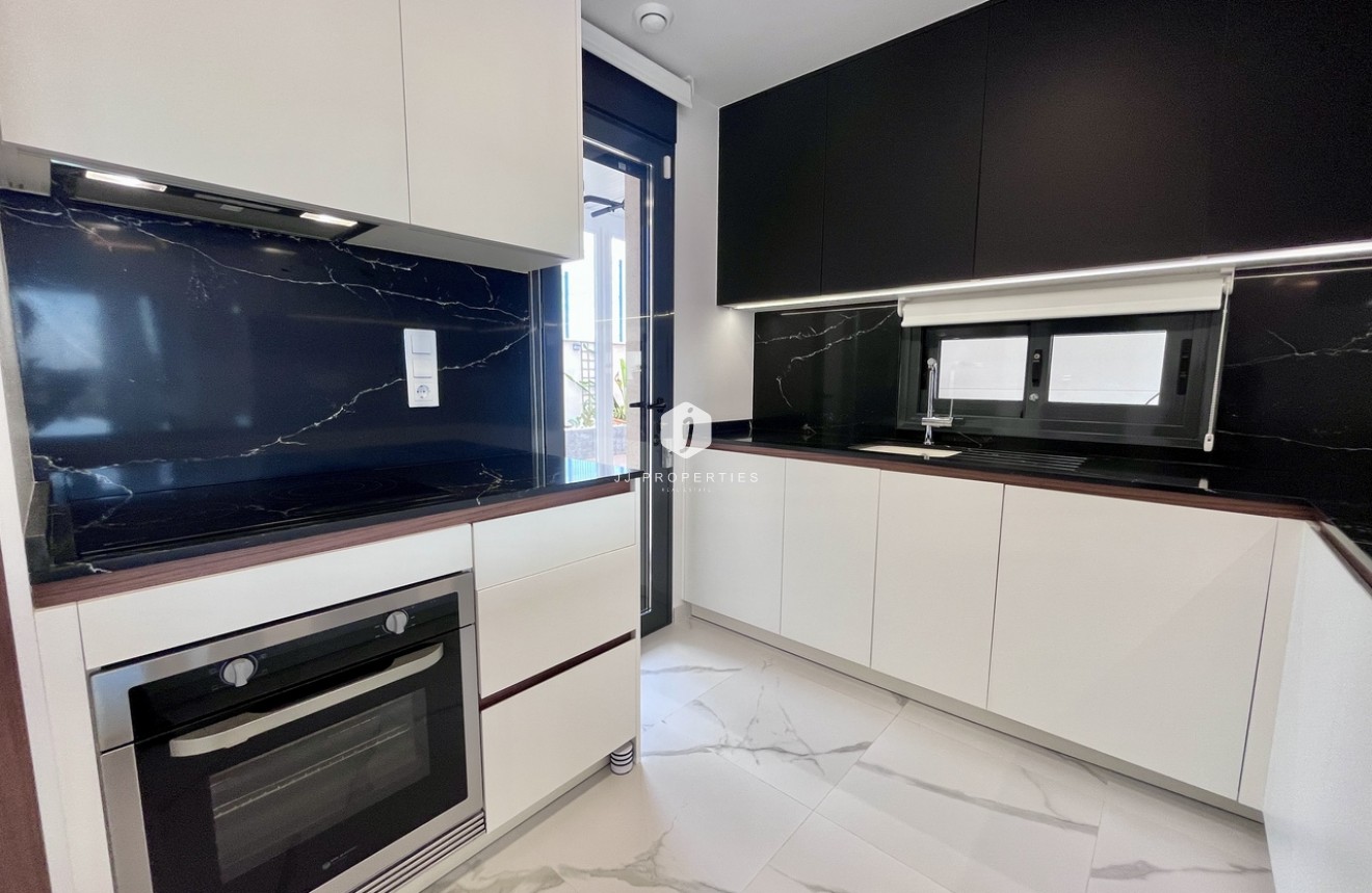 Segunda mano - Apartamento / piso -
San Miguel de Salinas - Inland