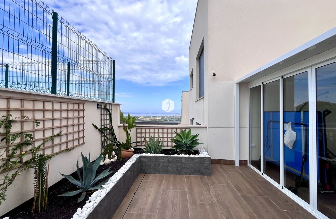 Segunda mano - Apartamento / piso -
San Miguel de Salinas - Inland