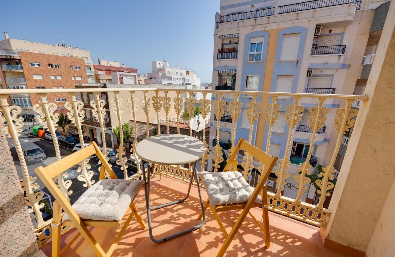 Aus zweiter Hand - Wohnung -
Torrevieja - Centro