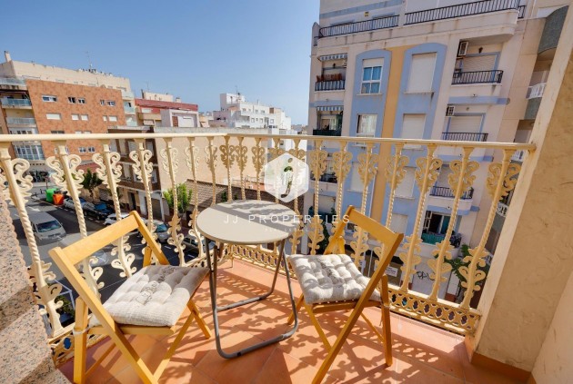 Aus zweiter Hand - Wohnung -
Torrevieja - Centro