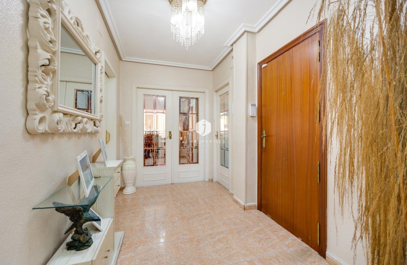 Tweedehands - Appartement / flat -
Torrevieja - Centro