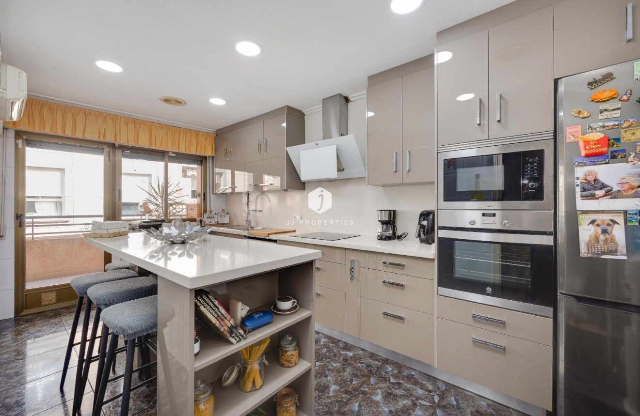 Tweedehands - Appartement / flat -
Torrevieja - Centro