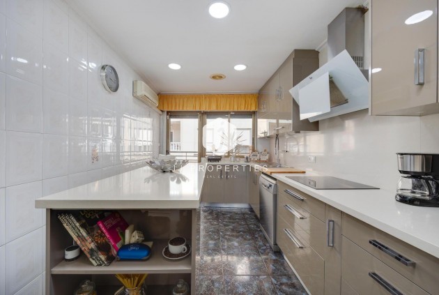 Tweedehands - Appartement / flat -
Torrevieja - Centro