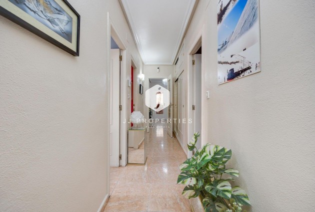 Tweedehands - Appartement / flat -
Torrevieja - Centro