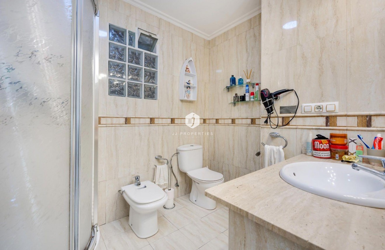 Tweedehands - Appartement / flat -
Torrevieja - Centro