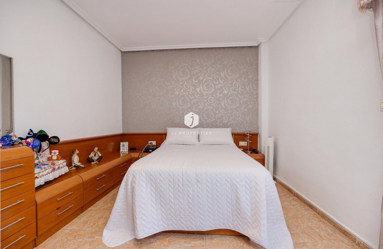 Tweedehands - Appartement / flat -
Torrevieja - Centro