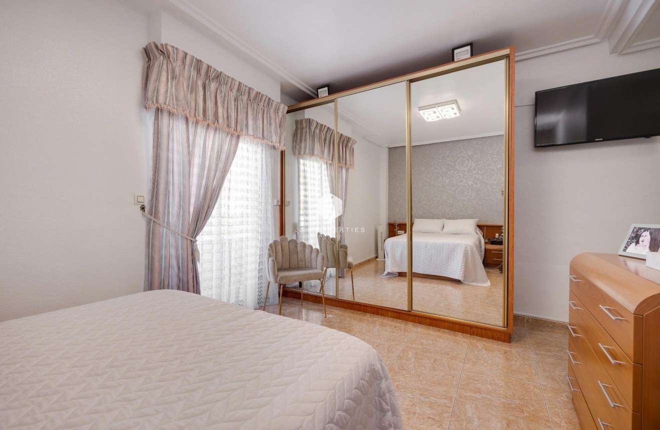 Tweedehands - Appartement / flat -
Torrevieja - Centro