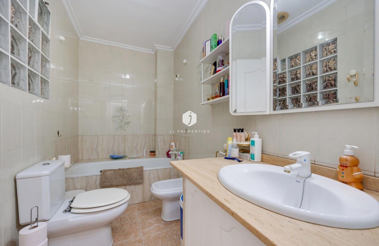 Tweedehands - Appartement / flat -
Torrevieja - Centro