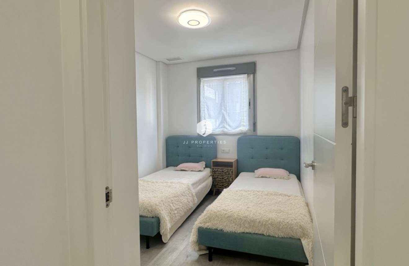 Z drugiej ręki - Mieszkanie w bloku -
Orihuela Costa - Costa Blanca