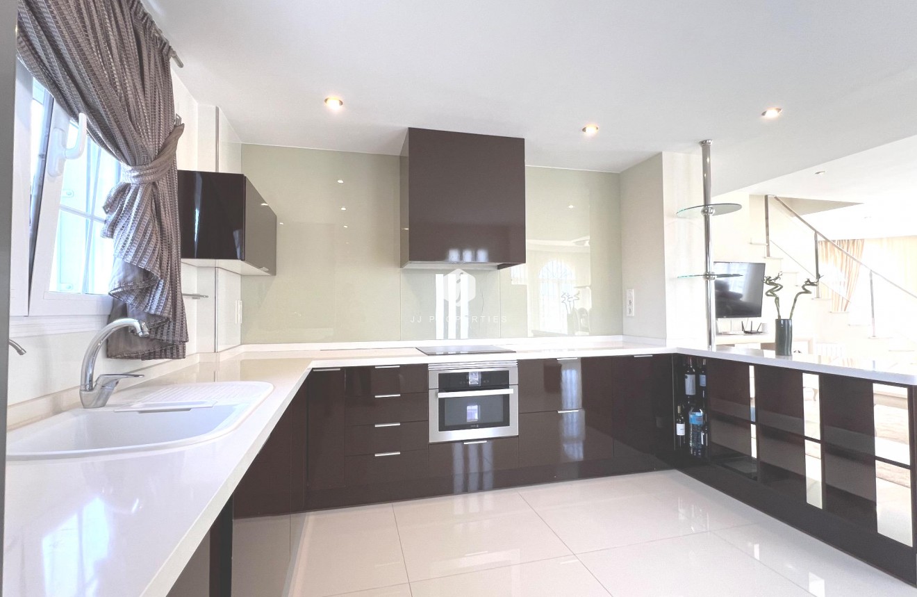 Segunda mano - Villa -
Ciudad Quesada - Costa Blanca