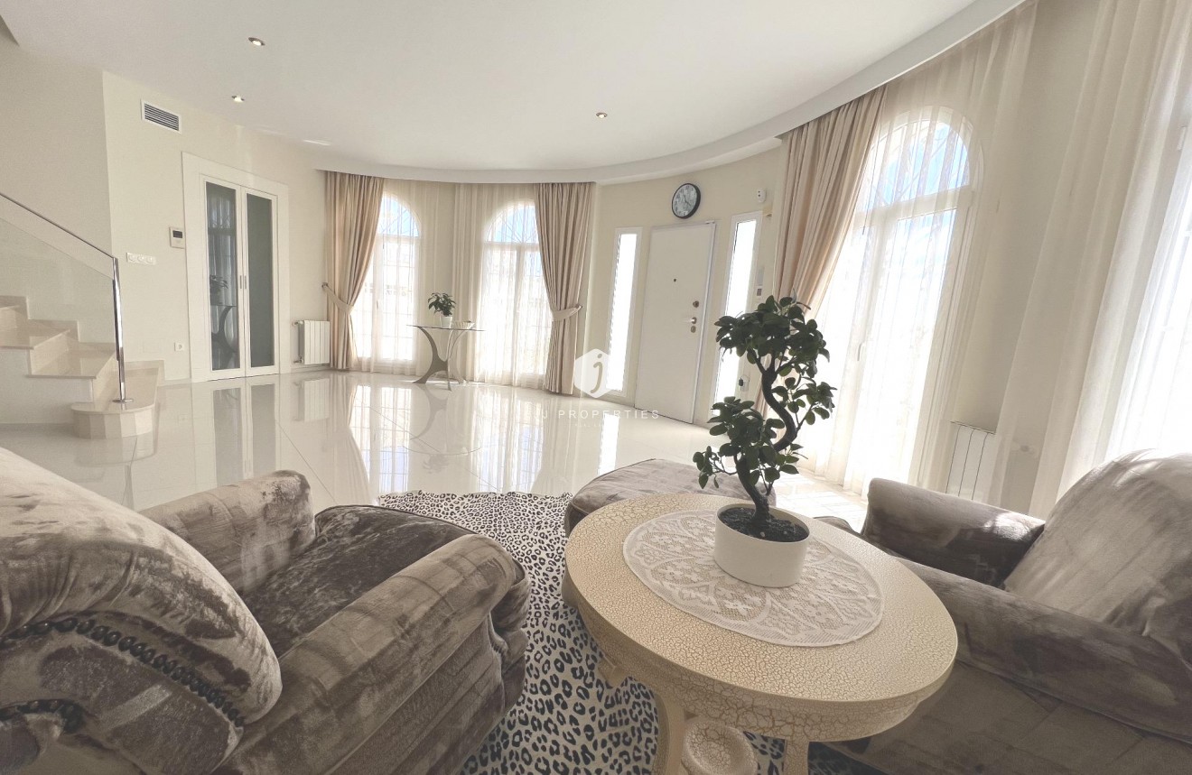 Segunda mano - Villa -
Ciudad Quesada - Costa Blanca